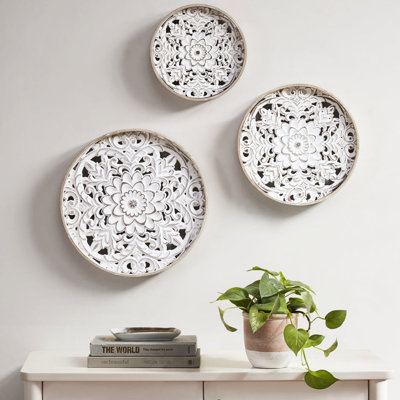 3 décors en bois - médaillon floral blanc vieilli, cadre naturel, 13,75 po, 11,75 po, 9,75 po, utilisation à l'intérieur, look rétro, bois à suspendre au mur, naturel et blanc, intérieur, style charmant, dents de scie