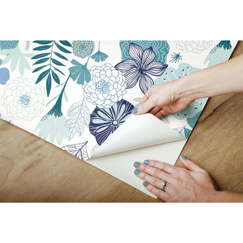 Rouleau de papier peint autocollant à motif floral L 20,5 pi x l 16,5 po Weese, Bleu