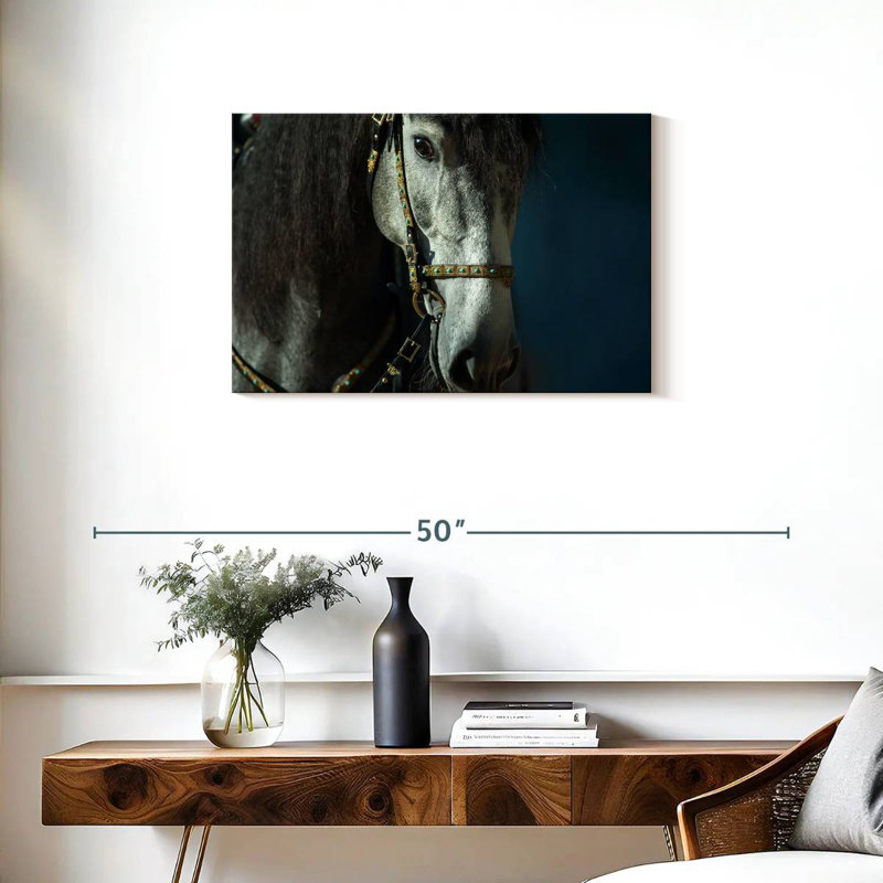 Cheval andalou bridé, H 20 po x l 30 po