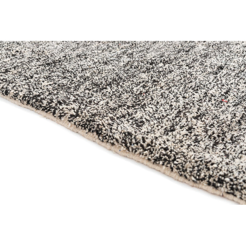 Tapis noir et blanc Mosser