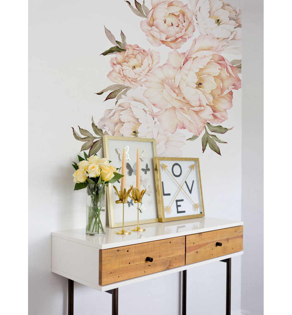 Plants & Flowers Non-Wall Damaging Accent Simple Shapes Color: Vintage Peach