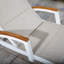 Ensemble de chaises longues de patio rembourrées en aluminium avec toile en Phifertex et table d'appoint en teck