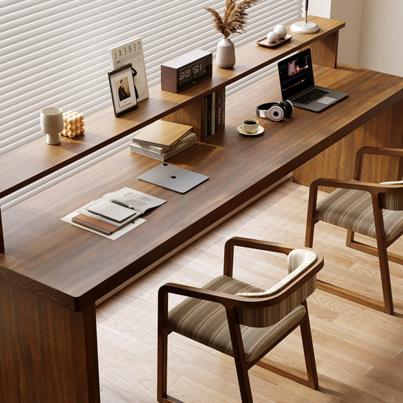Bureau moderne et simple avec une tablette, H 29,53 po x l 62,99 po x P 23,62 po