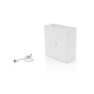 Battery Powered Flush Mounted Sconce