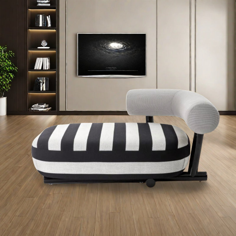 Élégante chaise à dossier incurvé