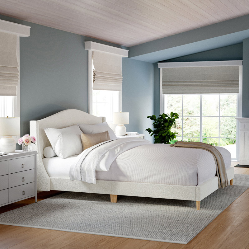 Lit plateforme tapissier avec tête de lit courbé Martha Stewart Amelia, Très grand, Crème