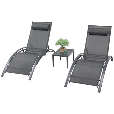 Chaise longue de patio, ensemble 3 pièces avec dossier et coussin réglables, chaise longue d'extérieur avec table d'appoint. Chaise imperméable / résistante aux rayons UV avec accoudoirs pour balcons, bord de piscine, plages. (Noir)