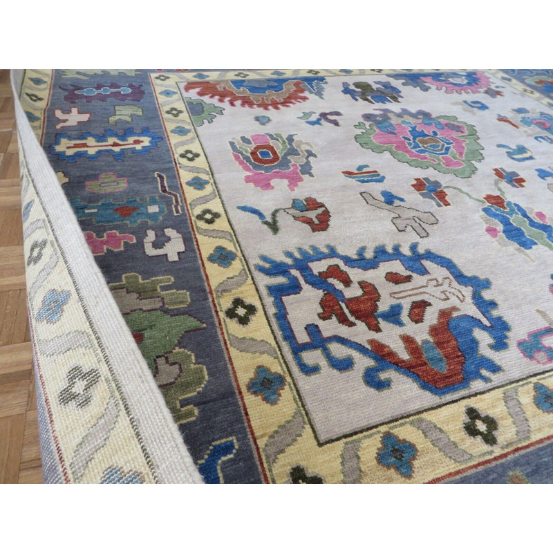 Tapis beige unique de 10 pi