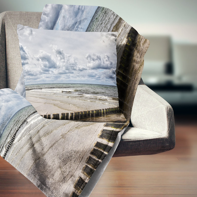 Temps orageux dans la mer d'Hiddensee - Oreiller imprimé Sea & Shore, 18 po x 18 po, Coussin décoratif