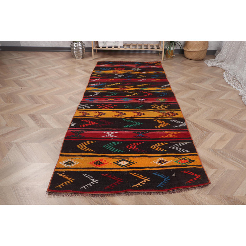 Tapis de style rétro Kilim Anatolian turc avec motif rayé Oushak dans des tons de brun chaud