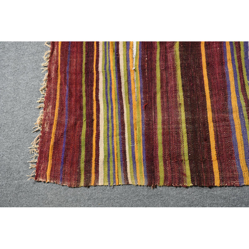 Authentique tapis kilim rétro avec motif rayé de la Turquie dans des tons de terre riches