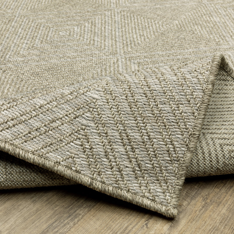 Jessiejames Geometric Indoor / Outdoor Rug, Rectangle 6'7" x 9'2"