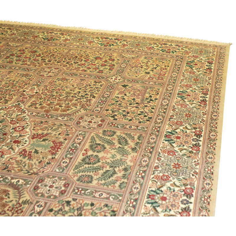 High-Quality Hand-Knotted Beige And Ivory Area Rug
