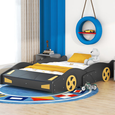 Lit plateforme confortable avec flair de voiture de course et grand espace de rangement en forme de voiture