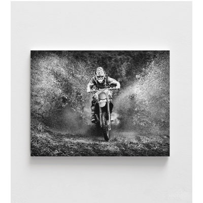 «Daredevil Action Art Print»: scène dramatique en noir et blanc