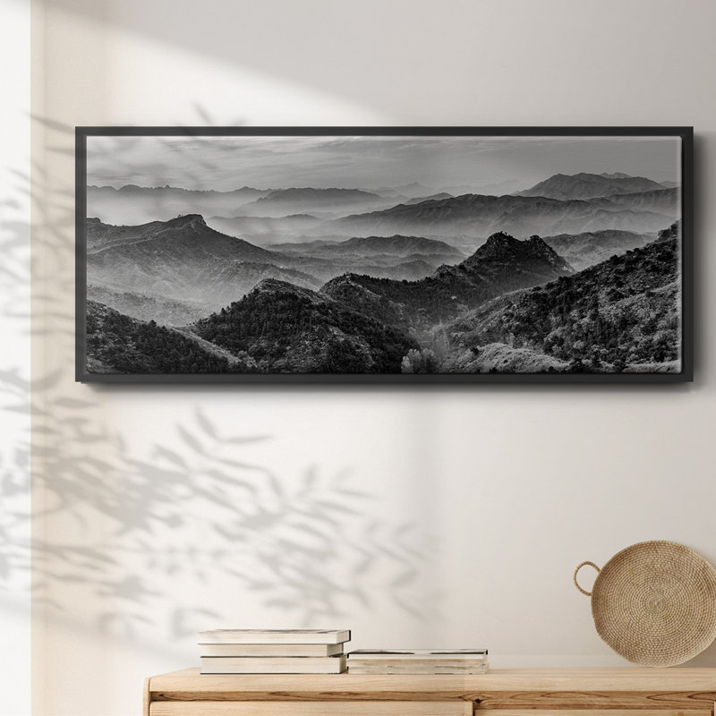 «Mountains of the Great Wall», toile encadrée, H 12 po x l 30 po
