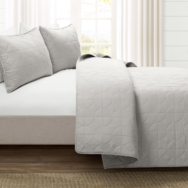 Quenby Mid-Century Cotton Geometric Shapes Quilt, King Quilt + 2 Shams