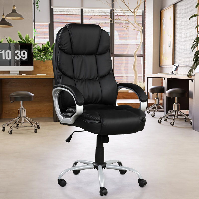 Chaise de bureau rembourrée en similicuir