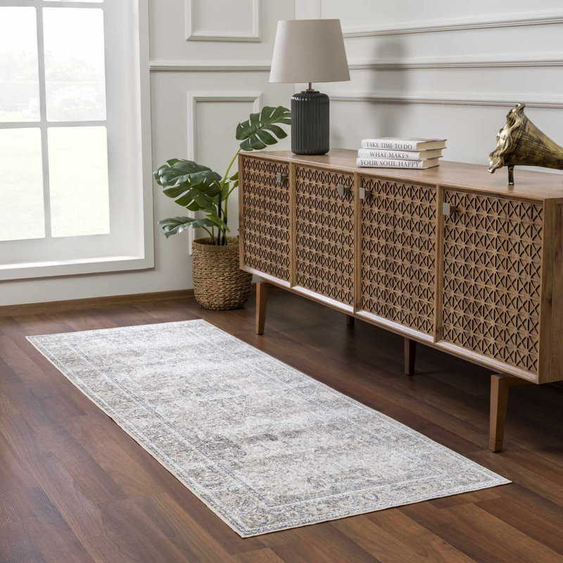 Tapis oriental en polyester tissé à la machine en beige, Tapis de couloir 2 pi 7 po x 7 pi 3 po