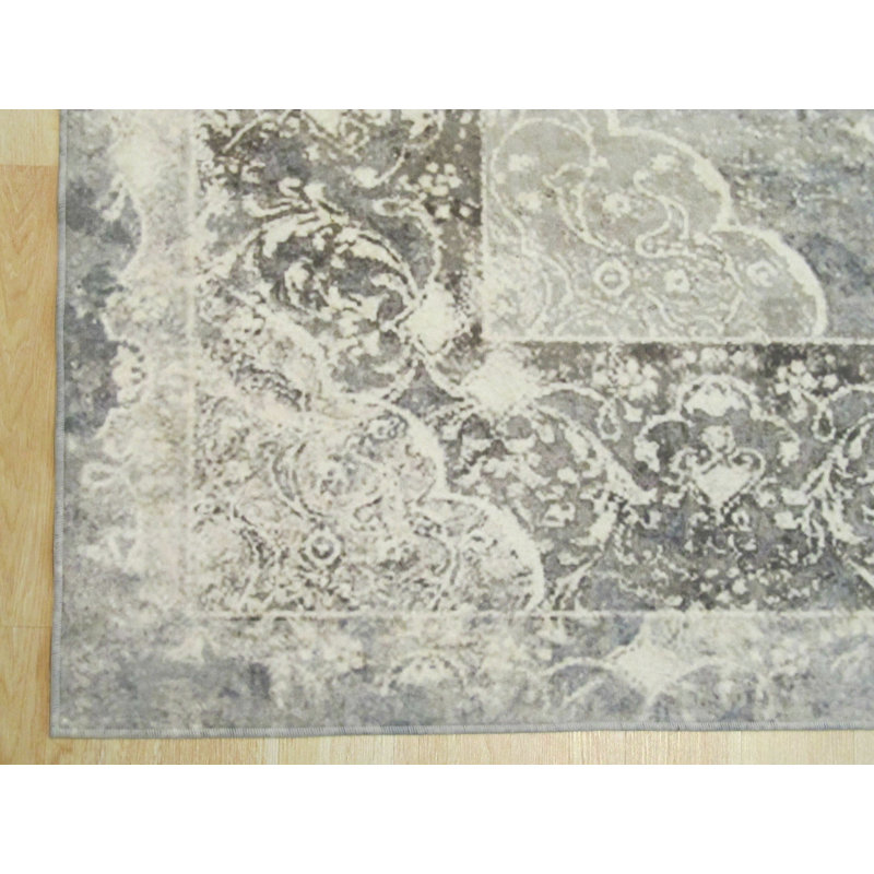 Floral Area Rug in Gray, 5' x 8'