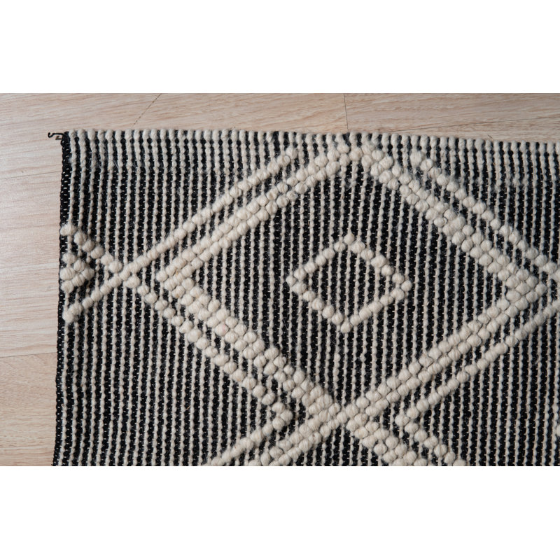 Tapis géométrique contemporain noir en laine fabriqué à la main Luna Kilim, Rectangulaire 8 pi x 10 pi