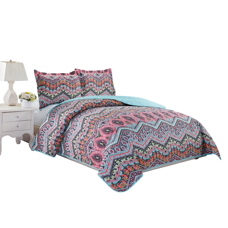 Eclectic Polyester Geometric Shapes Quilt, Queen