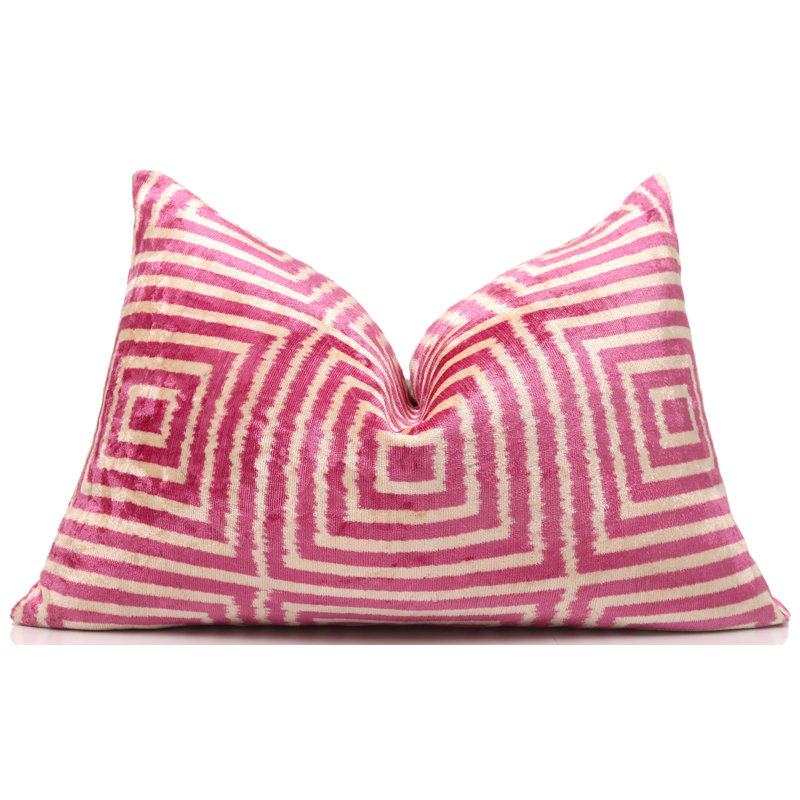 Oreiller lombaire géométrique luxueux en velours de soie rose et crème 16 x 24 po avec insert en duvet
