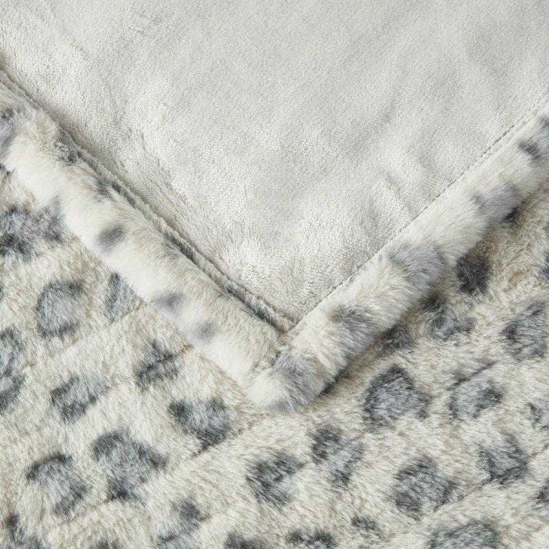 Beautyrest Zuri Oversized Heated Faux Fur Throw, Gray Leopard  Animal Print