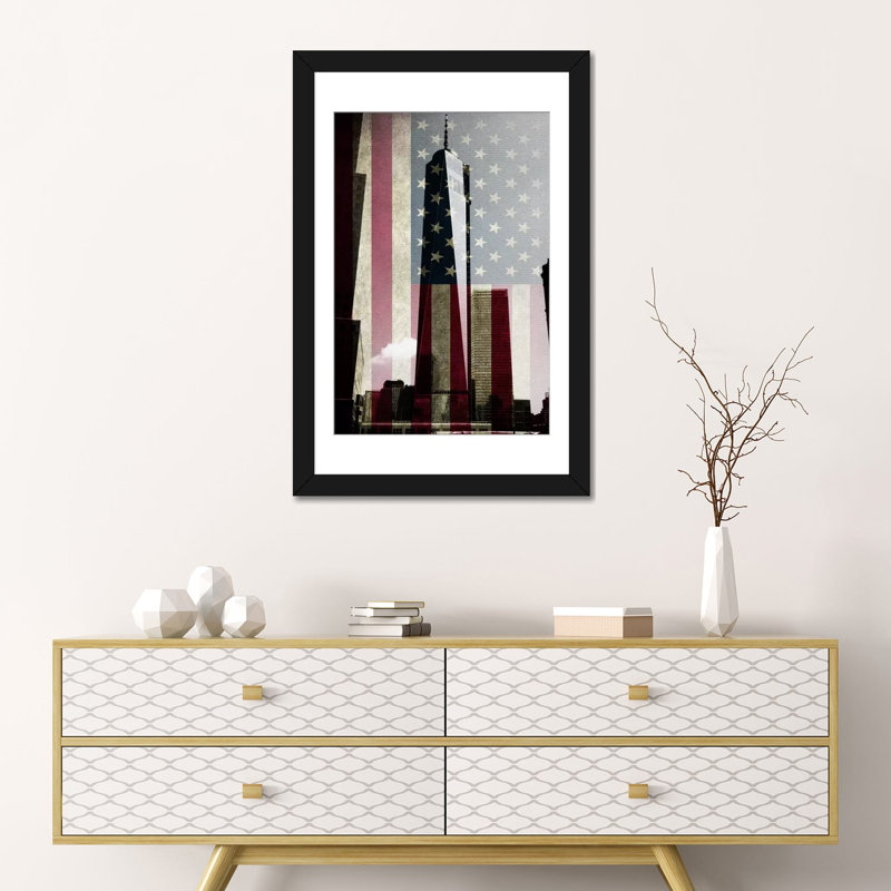 «Flags New York Freedom Tower», impression sur toile, H 24 po x l 16 po x P 1 po, Papier d'art encadré noir, Blanc