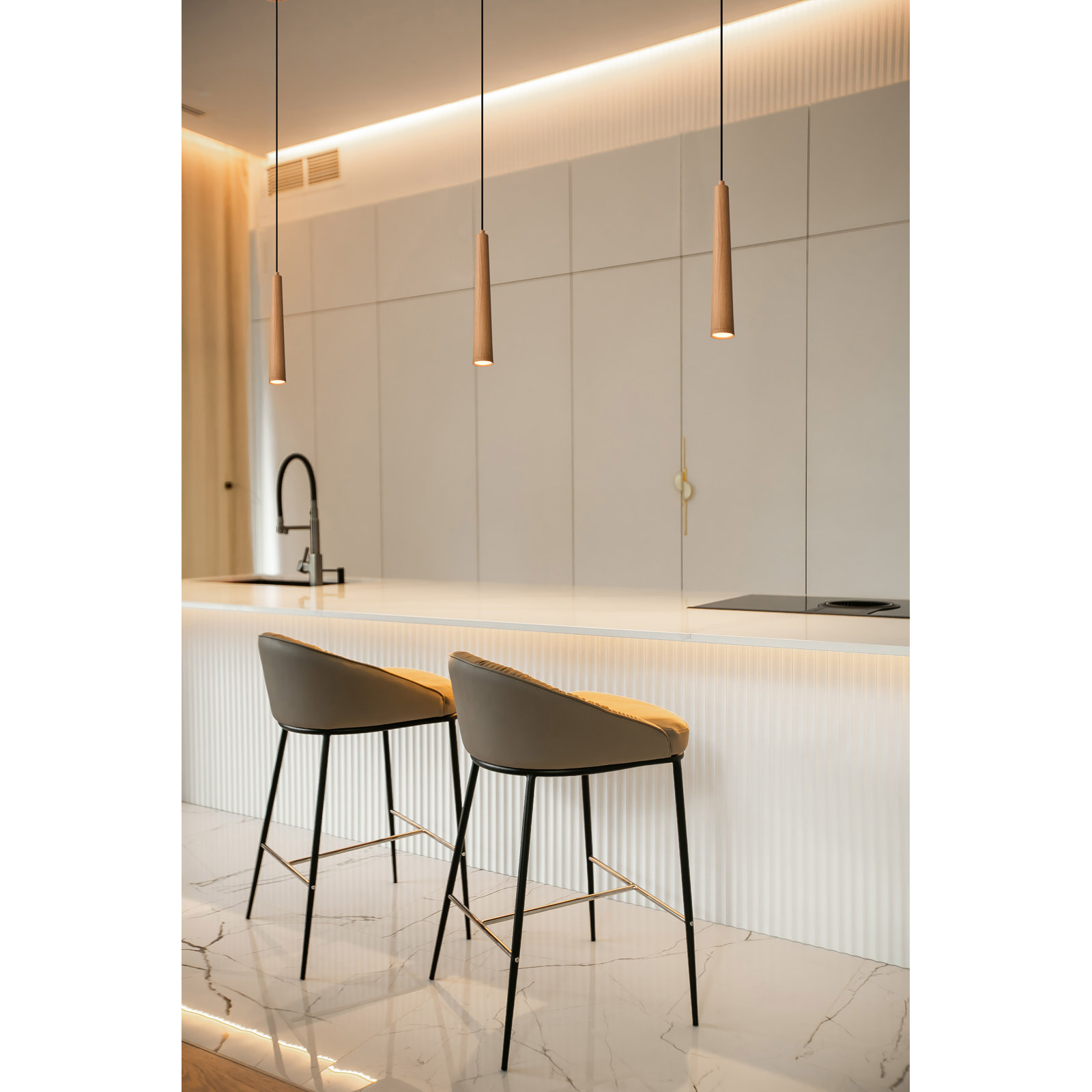 Icarus Single Light Dimmable LED Pendant