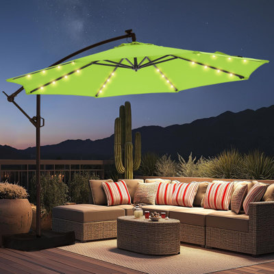  Parasol en porte-à-faux 120 po, parasol en porte-à-faux décalé de 10 pi avec lumière et base, parasol de marché suspendu pour l'extérieur avec protection contre les rayons UV avec inclinaison facile et manivelle