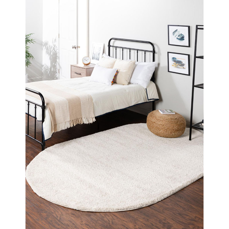 Classic Indoor Rug, Oval 5' x 8'