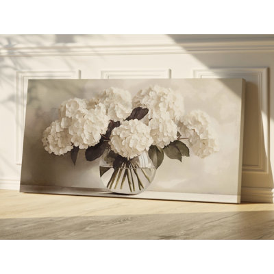Au-dessus du lit, hortensias blancs, nature morte, décor de maison de campagne printanière, motif floral neutre, décor de chalet