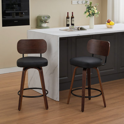 Ensemble de tabourets de bar pivotants rembourrés avec pieds et dossier en bois cintré, idéal pour les comptoirs de cuisine, les bars et divers espaces