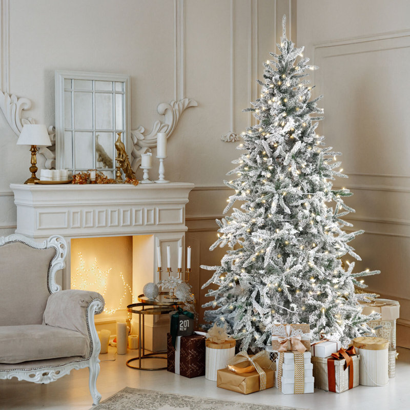 Arbre de Noël en pin avec lumières DEL Fraser Hill Farm, Blanc