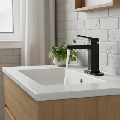 Modern Single-Handle Bathroom Faucet with Deck Plate