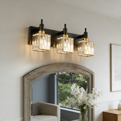 Luminaire de meuble-lavabo moderne en cristal avec finition laiton, applique murale 3 lumières, abat-jour carré, à intensité variable et réglable pour l'éclairage du miroir de salle de bain