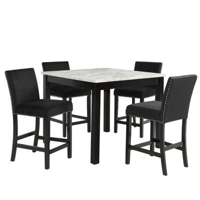 Ensemble de salle à manger tous les 5 pièces avec table carrée en faux marbre et chaises rembourrées, option de sièges relaxants, hauteur de comptoir de style contemporain: table, noir velours, design moderne pour la pièce