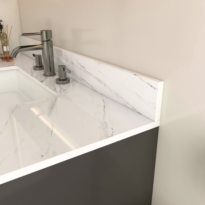 Plan de toilette en marbre de 109 cm (43 po), blanc, avec 3 trous prépercés pour robinetterie, lavabo rectangulaire encastré et dosseret de 10 cm (4 po) de hauteur, Bianco Carrara Venato