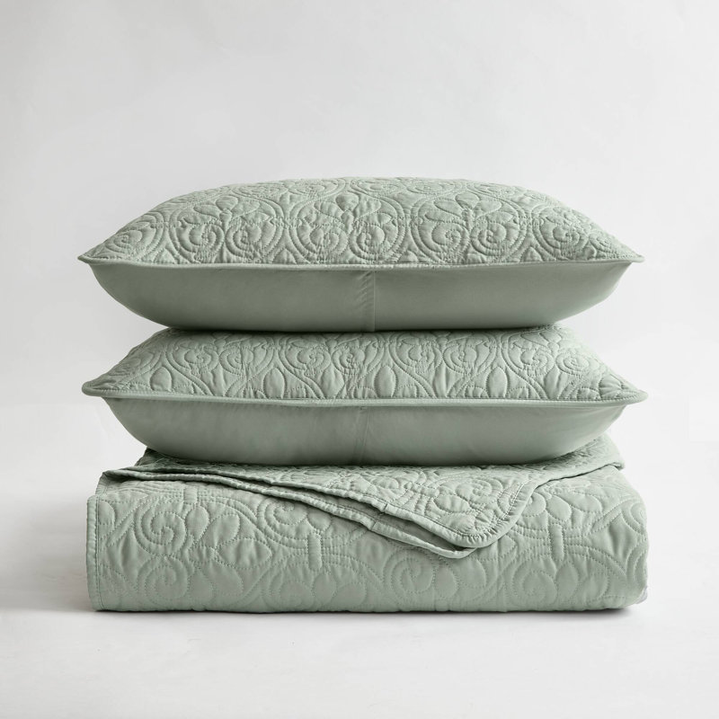 Quebec Seafoam Reversible 3-Piece Full/Queen Quilt Set, Seafoam, Full/Queen Coverlet + 2 Standard Shams