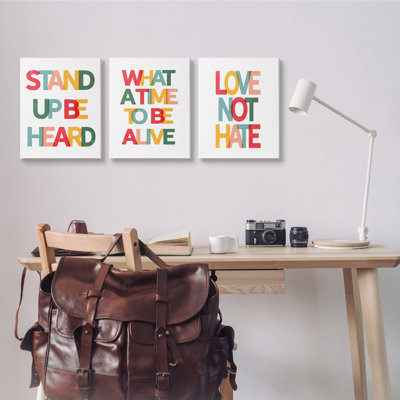 «Love Not Hate», citations inspirantes, texte arc-en-ciel