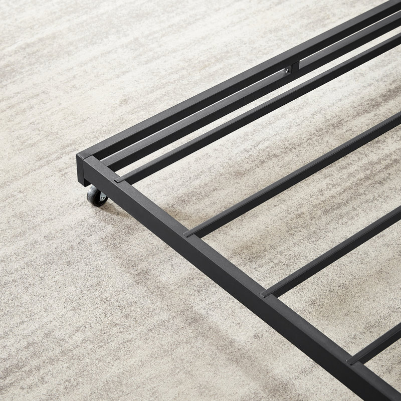 Lit de jour gris simple avec lit gigogne et structure en fer pour une chambre à coucher élégante et pratique
