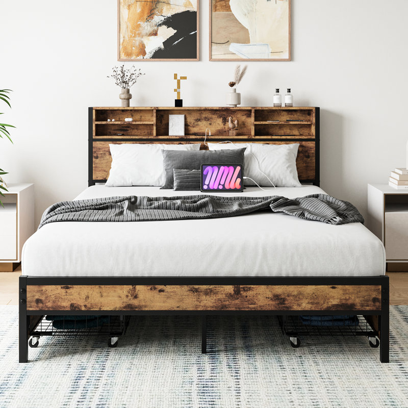 4 grands lits, plateforme en métal, tête de lit, fonction de charge, silencieux, facile à installer, combinaison de brun et de bois, disponibilité, bruit, assemblage,