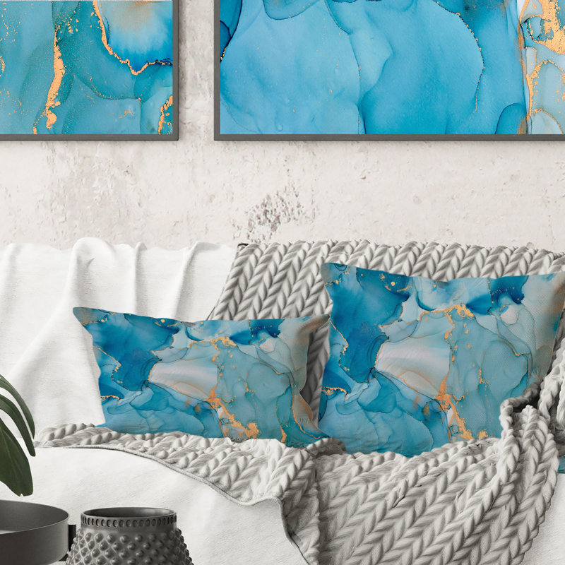 «Blue and Gold Luxury Abstract Fluid Art III», coussin décoratif imprimé moderne, 16 po x 16 po