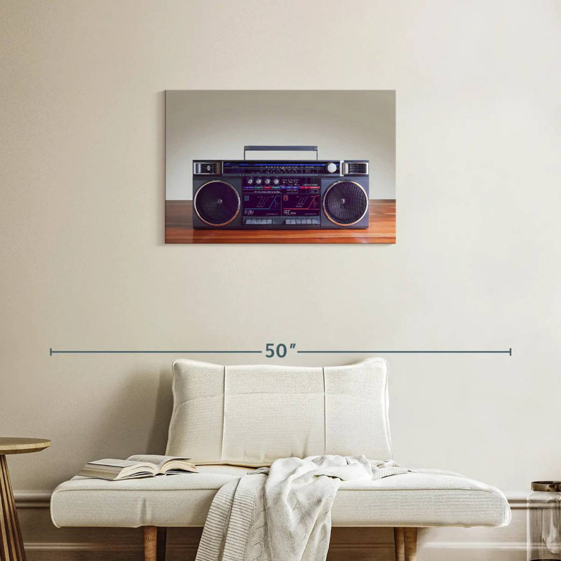 Boombox emblématique, H 20 po x l 30 po