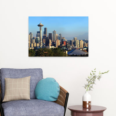 Paysage urbain de Seattle avec le mont Rainier en arrière-plan, King County Washington State, États-Unis, architecture moderne, art urbain