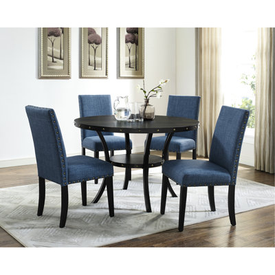 Salle à manger, 5 chaises en tissu bleu avec garniture cloutée, structure en bois de table ronde en bois, 4 chaises en lin et revêtement en coton, aspect de base, meubles pour 4 sièges,