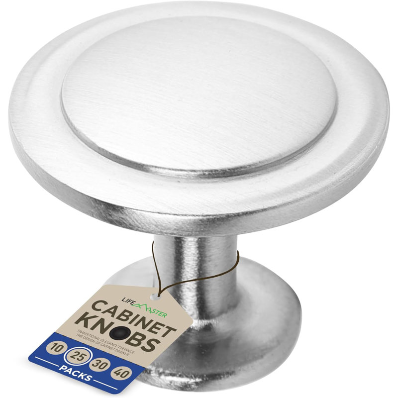 Hall et garde-robe rond en nickel brossé
