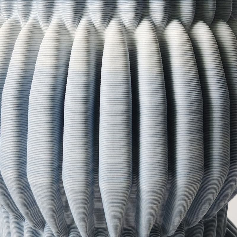 Vase en grès, H 11 po x l 5 po x P 5 po
