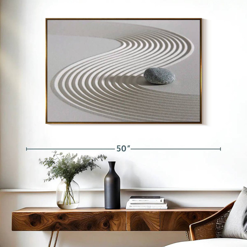 Pierre zen sur sable, Cadre flottant doré, 40 po x 27 po